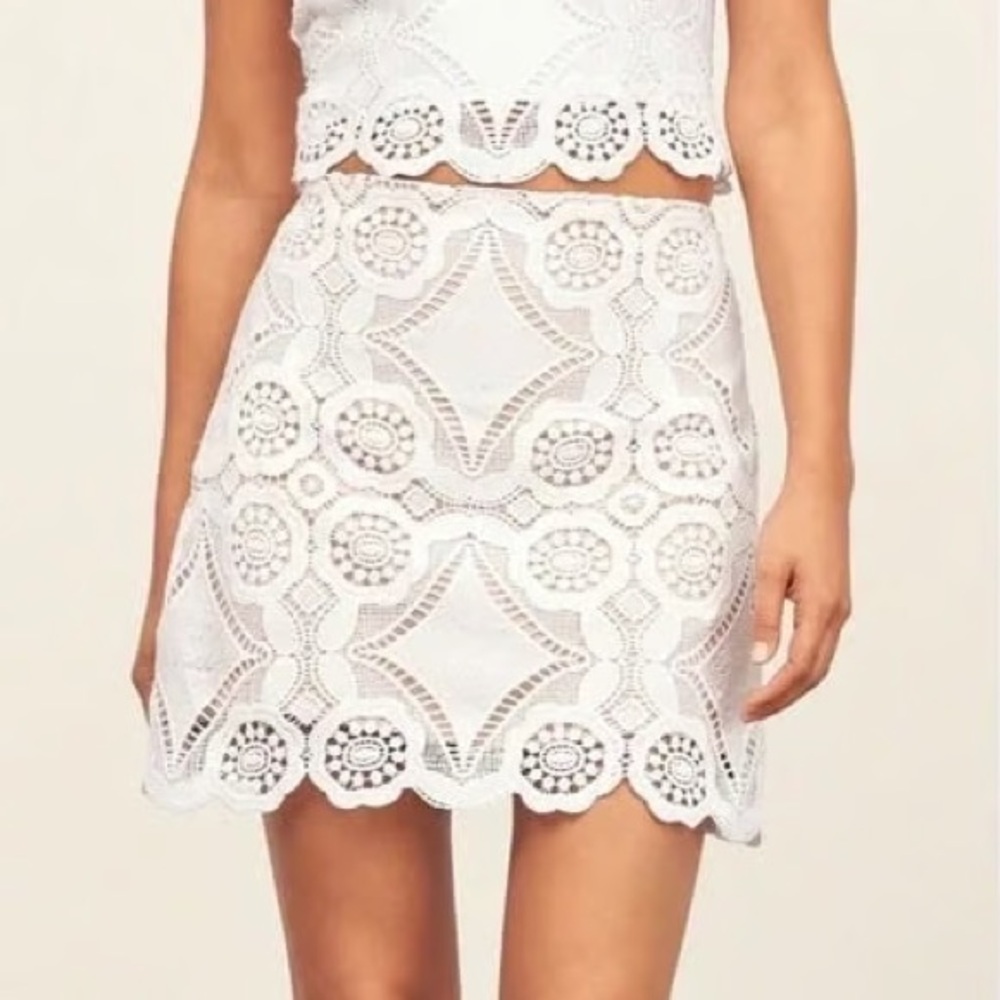 Abercrombie & Fitch white lace skirt size 8